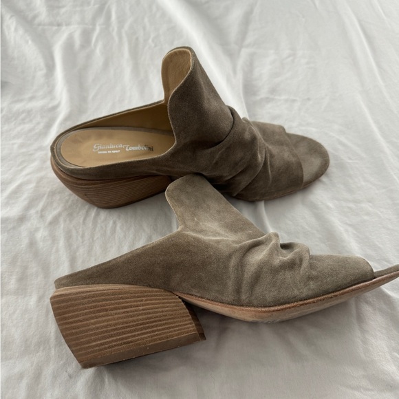 Women’s gray suede Italian made slide size 10 - Picture 4 of 5